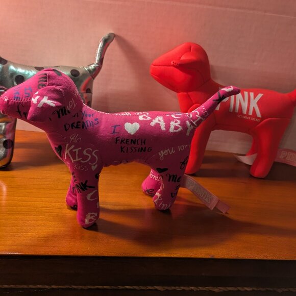 Lot of three Victoria's Secret PINK plush dogs - Picture 4 of 4